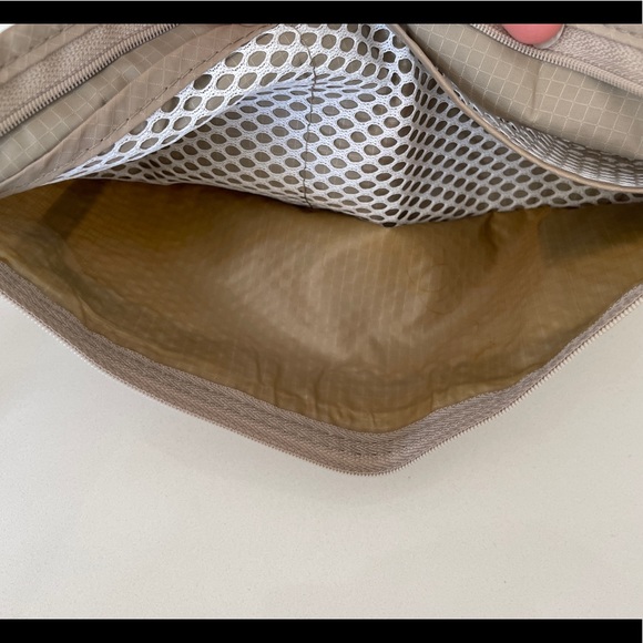 SOLD Vintage Eagle Creek Travel Wallet Fanny Pack - Picture 9 of 9